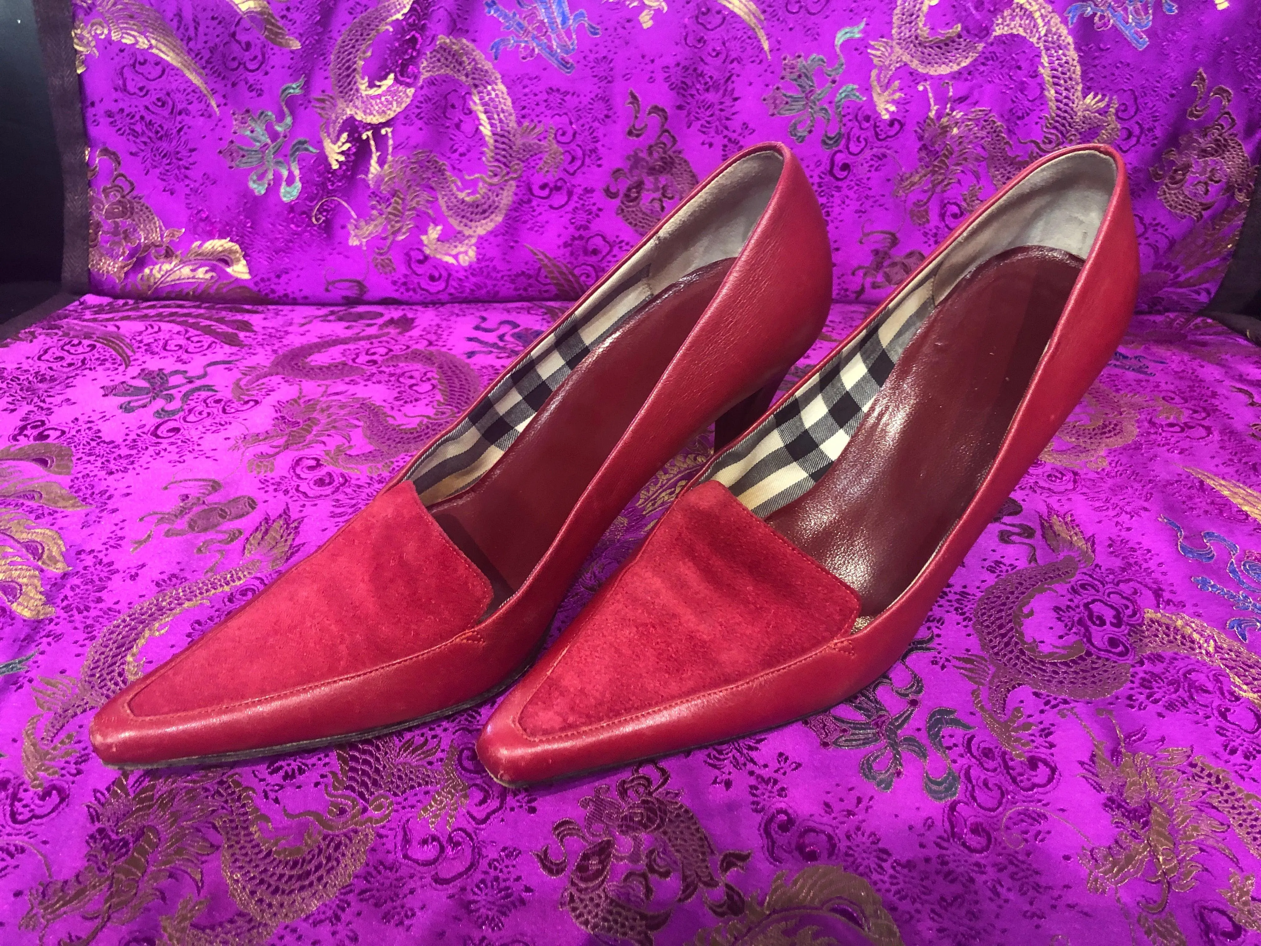 Burberry red suede & leather court shoes. Size 37