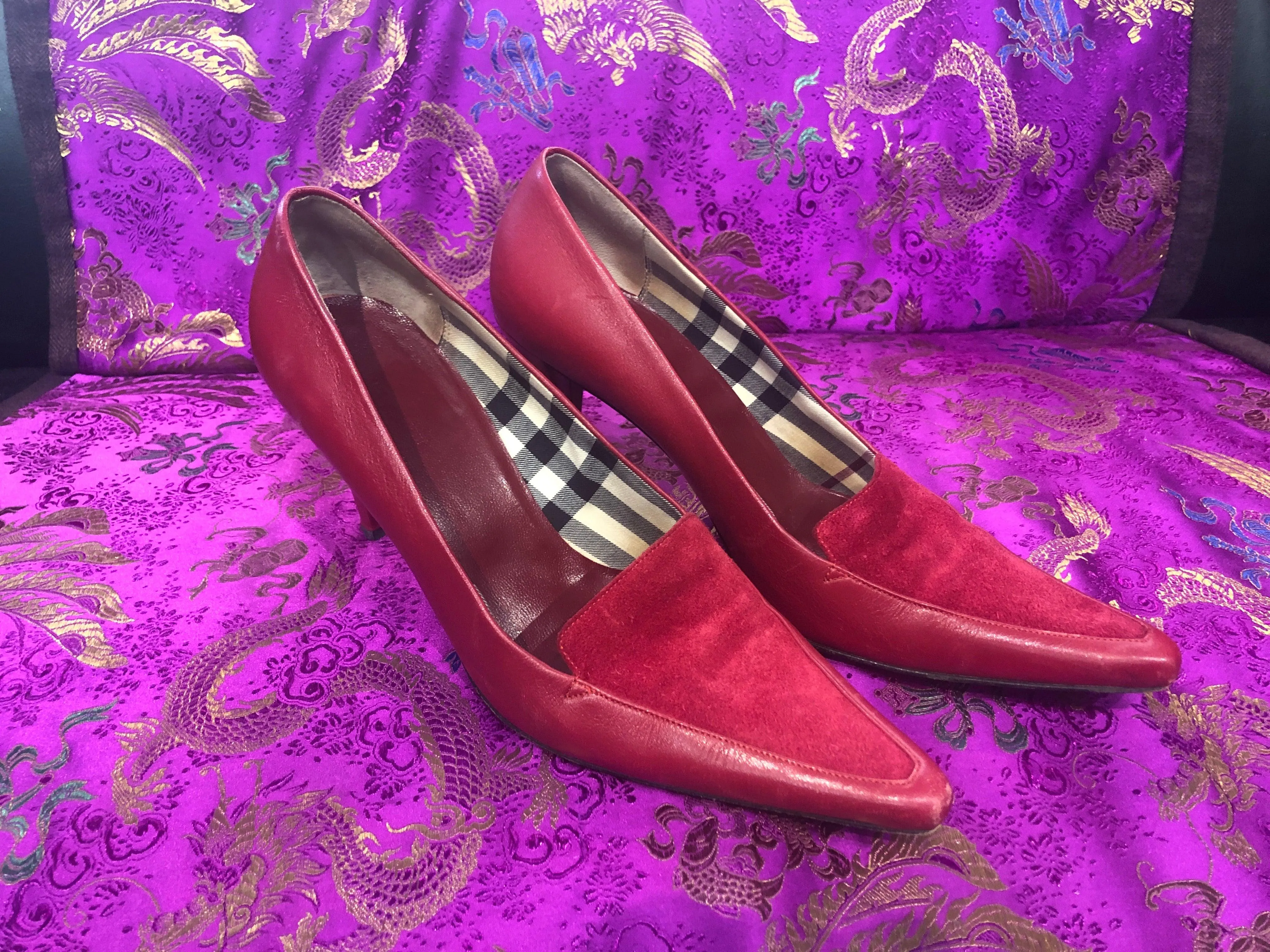 Burberry red suede & leather court shoes. Size 37