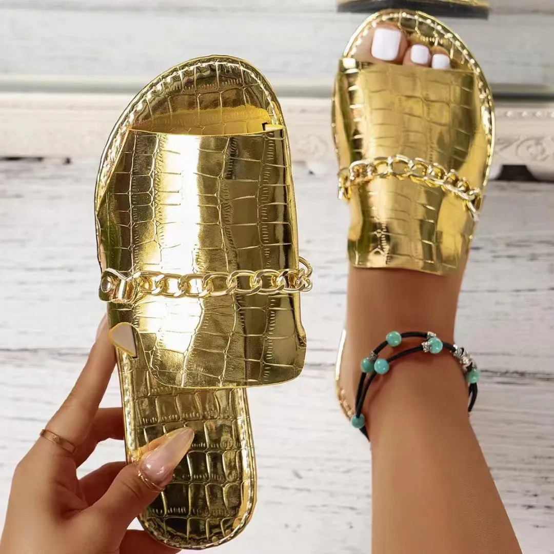 Casual Flat Beach Sandals with Chain Accessories