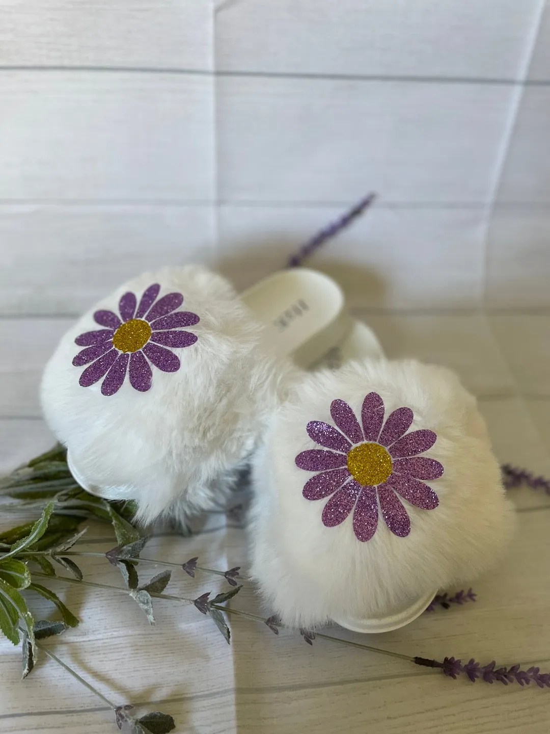 Daisy slippers/ Mom slippers /Flexible slip on open toe style/daisy flower fur furry slide