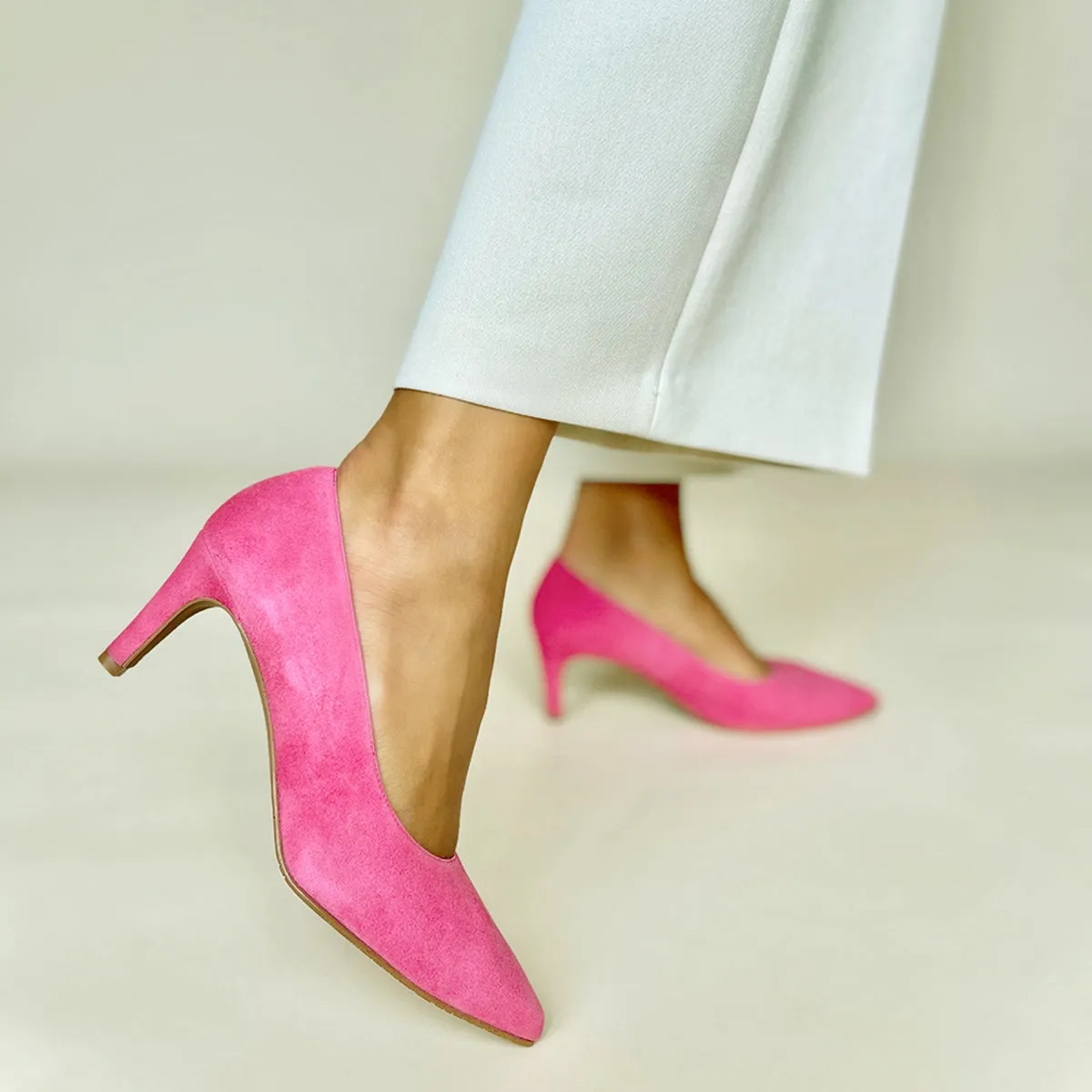 Eve Wide Fit Court Shoe – Raspberry Pink Suede