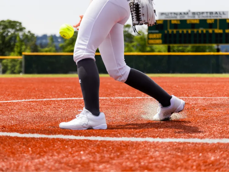 Women's Flite Softball Turf Shoes with Pitching Toe